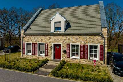 Haus zum Mieten in Elmshorn 2.300,00 € 172.55 m²