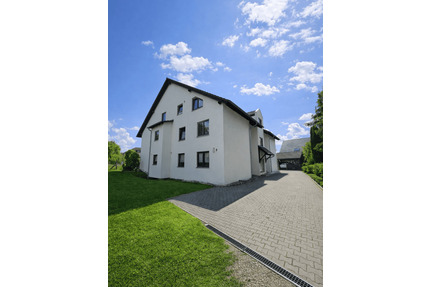 Lichtdurchflutete 3-Zimmer Etagenwohnung in Salem mit idyllischem Balkonblick und Carpot