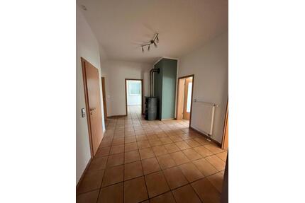 3 Zimmer Dachgeschoß Wohnung - 800,00&nbsp;EUR Kaltmiete, ca.&nbsp; 95,00&nbsp;m&sup2; in Deggendorf (PLZ: 94469)