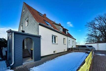 Großzügiges Wohnen in Hemmingen - Ein-Zweifamilienhaus