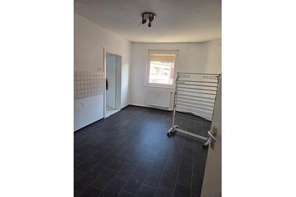Wohnung zu vermieten: 3 Zimmer + Küche - Gochsheim
