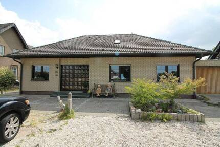 Bungalow mit großem Grundstück, Wintergarten und Einliegerwohnung in Ossenberg - Rheinberg