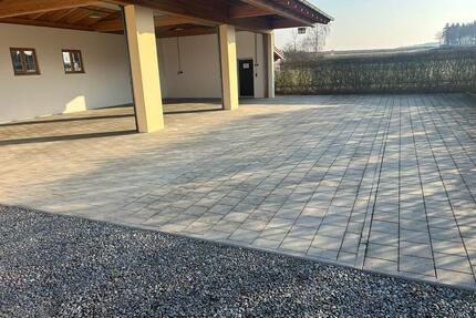 Vielseitige Lager-Gewerbehalle mit 3 Toren und Außenfläche - Regenstauf