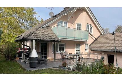 alleinstehendes Einfamilienhaus mit Garage u. ELW - Efringen-Kirchen