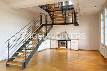 Wohnen mit Loftcharakter . 4,5-Zimmer-Maisonette-Wohnung über drei Etagen im Denkmalobjekt - Tübingen Südstadt