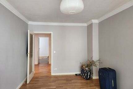 Bezugsfreie schöne möblierte 2,5 Zimmer Wohnung in Tiergarten Moabit mit Wintergarten - Berlin