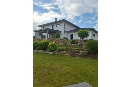 Traumhaus mit großzügigen Garten und Pool - Hutthurm