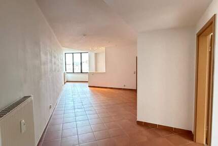 gemütliche 4- RWE mit kleinem Balkon und Fahrstuhl ! - Görlitz Innenstadt