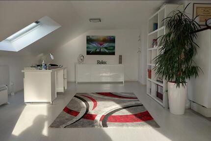 Moderne 1-Zimmer-Wohnung in Petersberg mit Einbaukücke