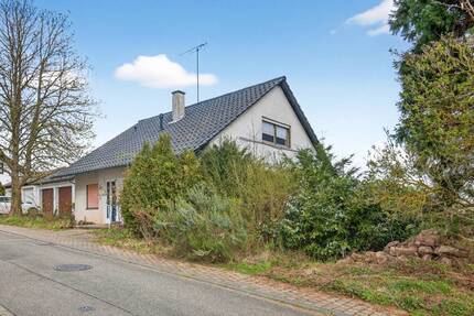 Dornröschen-Haus mit sensationellem Ausblick in Ettlingen-Schluttenbach - Ettlingen / Schluttenbach