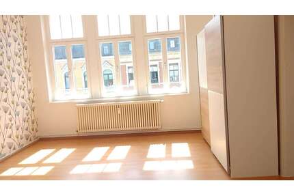 Wohnung zum Kaufen in Plauen 49.000,00 € 90 m²