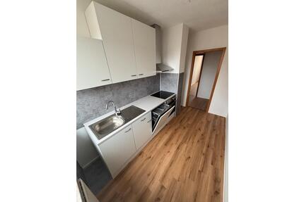 Attraktive 3-Raumwohnung mit Balkon und neuer Küche in Glauchau