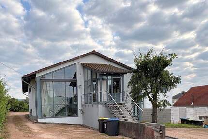 Vielseitiges Gebäude am Ortsrand von Niederlosheim gelegen mit großem Grundstück! - Losheim am See