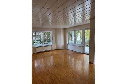 Schöne 4-Zimmer-Eigentumswohnung mit Terrasse in Römerberg