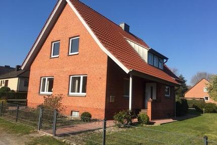 Top modernisierte Dachgeschosswohnung mit Balkon in Husum