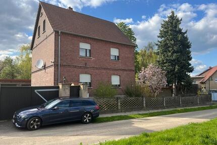 Provisionsfrei!!! Solides Massivhaus auf 1.000 m² in Poserna - Lützen
