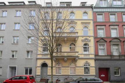 Großzügige Dachgeschosswohnung mit Weitblick in Düsseldorf-Pempelfort