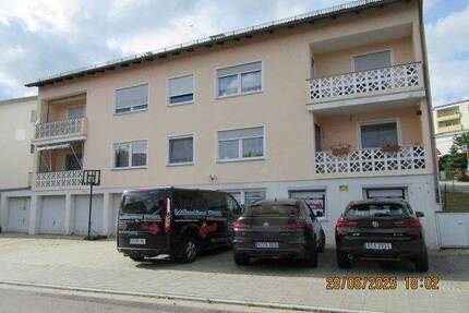 Attraktive 4-Zimmer-Wohnung mit Balkon in 93138 Lappersdorf