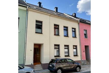 Gepflegtes Haus in guter Lage - 139.000,00&nbsp;EUR Kaufpreis, ca.&nbsp; 160,00&nbsp;m&sup2;&nbsp;Wohnfl&auml;che in Falkenstein (PLZ: 08223)