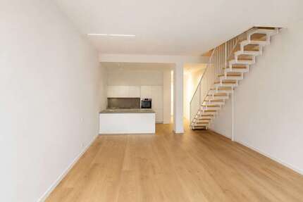 Haus zum Mieten in Frankfurt 3.500,00 € 140.26 m²