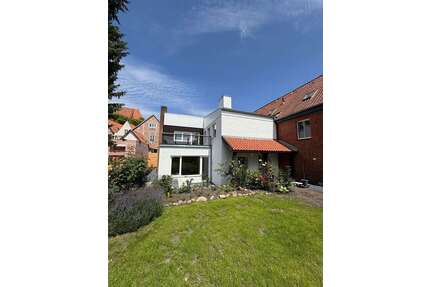 Haus zum Kaufen in Lüneburg 875.000,00 € 215.28 m²