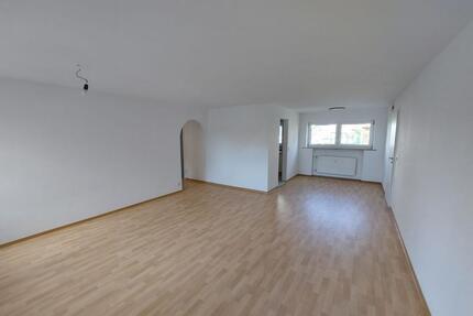 Helle, 4-Zimmer-Whg, 78727 Oberndorf-Lindenhof, neu renoviert - Oberndorf am Neckar