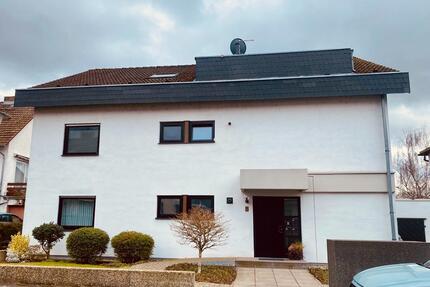 Gemütliche Dachgeschosswohnung in Mühlheim, 97qm, 3 12 Zimmer - Mühlheim am Main