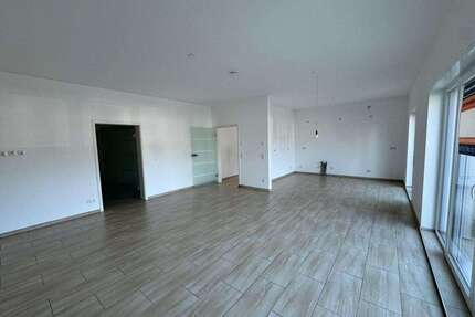 Wohnung zum Mieten in Krefeld-Elfrath 1.560,00 € 130.29 m²