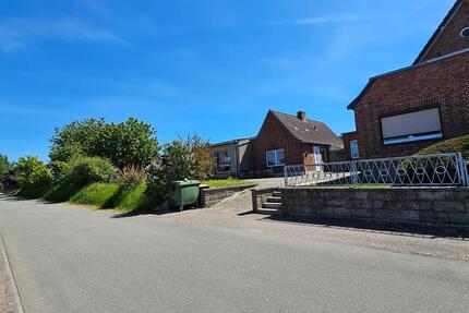 Doppelhaushälfte mit separatem Gebäude und Garten zu verkaufen - Brüel