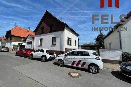 Freistehendes EFH mit Nebengebäude, weiteren Bebauungsmöglichkeiten und riesiger Wiese in Dreieich-Offenthal