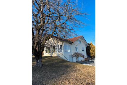 Großzügige 6-Zimmer Wohnung zu vermieten - Perach