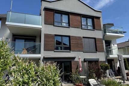 Attraktive und hochwertig gebaute Erdgeschoß Wohnung mit Garten, in einem kleinen Mehrfamilienhaus. - Bad Aibling