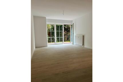 modernisierte 2- Zimmer Terrassenwohnung mit Stellplatz - Ammersbek