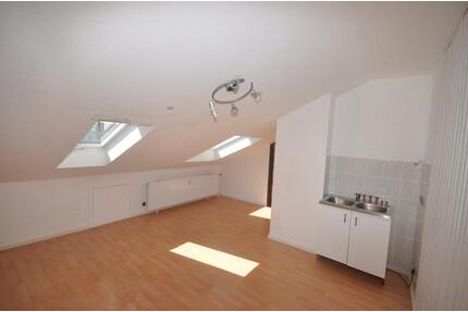 Hobbyraum im DG (ausgestattet wie ein Appartement) Nähe OEZ - München Moosach