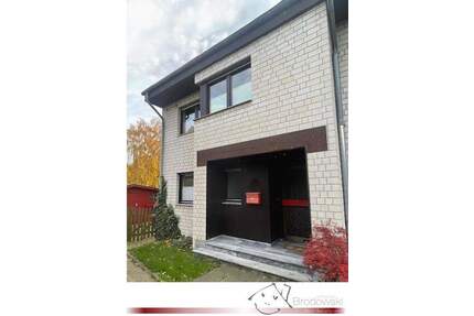 Familienfreundliches Eckhaus Nähe Feldrandlage in Grevenbroich - Hemmerden