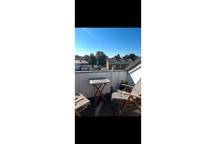 Attraktive DG-Wohnung 2 Zimmer Loggia Tiefgarage - Grömitz