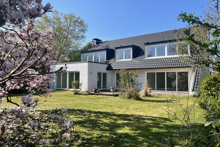Haus zum Kaufen in Düsseldorf 2.200.000,00 € 270 m²