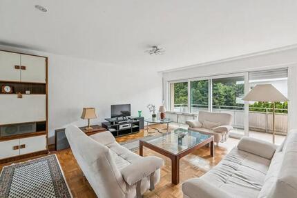 Großzügige 2-Zimmer-Wohnung mit Balkon in begehrter Lage von Ober - Oberursel (Taunus)