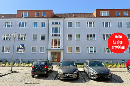 HORN IMMOBILIEN++RESERVIERT! Neubrandenburg Zentrum, schöne 2-Raum Eigentumswohnung, Keller & PKW-Parkfläche -vermietet-