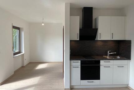 Gepflegte 1-Zi. Whg. mit EBK und Balkon in Ittling - Straubing