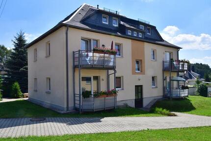 Schöne geräumige Dachgeschosswohnung zu vermieten! - Oelsnitz (Erzgebirge)