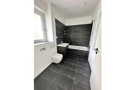 Erstbezug nach Modernisierung, Eigennutzung o. Investition - Berlin Spandau