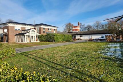 großes 2 Familienhaus + Gewerbe Hallen Jadebusen mit Potential - Varel
