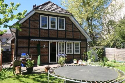 Einfamilienhaus - 1.200,00&nbsp;EUR Kaltmiete, ca.&nbsp; 150,00&nbsp;m&sup2; in Uelzen (PLZ: 29525)