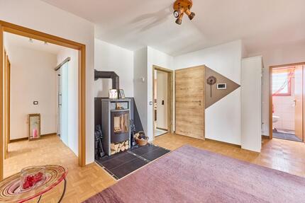 Schöne moderne 4-5 Z Wohnung - 1.300,00&nbsp;EUR Kaltmiete, ca.&nbsp; 110,00&nbsp;m&sup2; in Walzbachtal (PLZ: 75045)