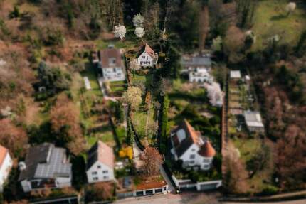 Seltene Gelegenheit in Heidelberg: Sanierungsbedürftiges Einfamilienhaus auf großem Grundstück
