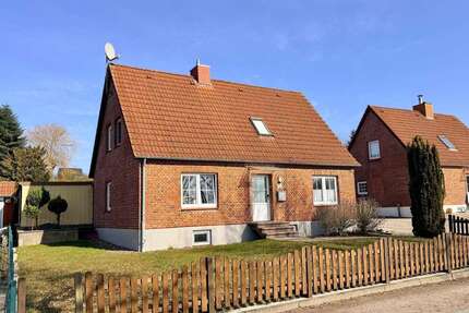 Haus zum Kaufen in Bliesdorf 299.000,00 € 102 m²