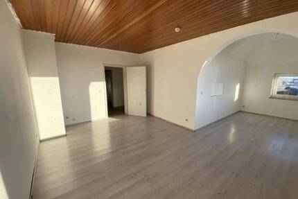 Top geschnittene, helle 4 Zimmer Wohnung in Neustadt bei Coburg