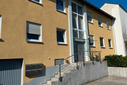 2,5-Zi.-Dachgeschosswohnung in Neumarkt! Inkl Küche - Neumarkt in der Oberpfalz Altenhof