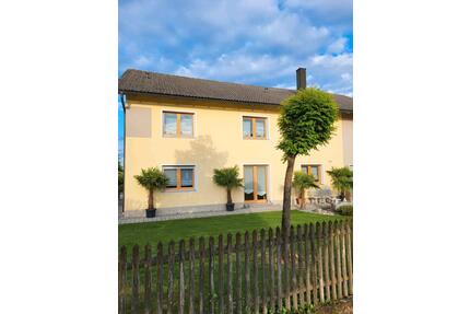 Schöne, helle Etagenwohnung in 84180 Wendelskirchen - Loiching
